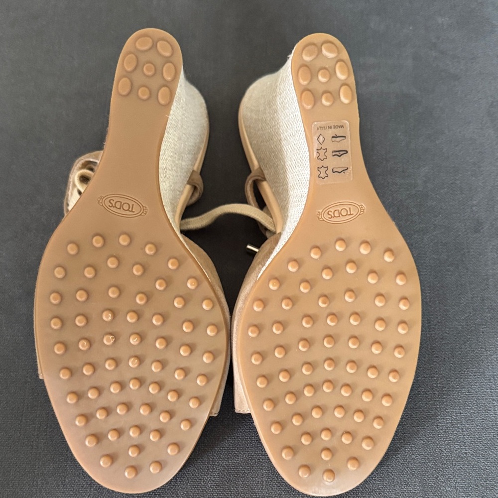 Tod's Beige Suede Elegant Espadrilles with Metal hardware | | Size 8 US - Picture 5 of 9
